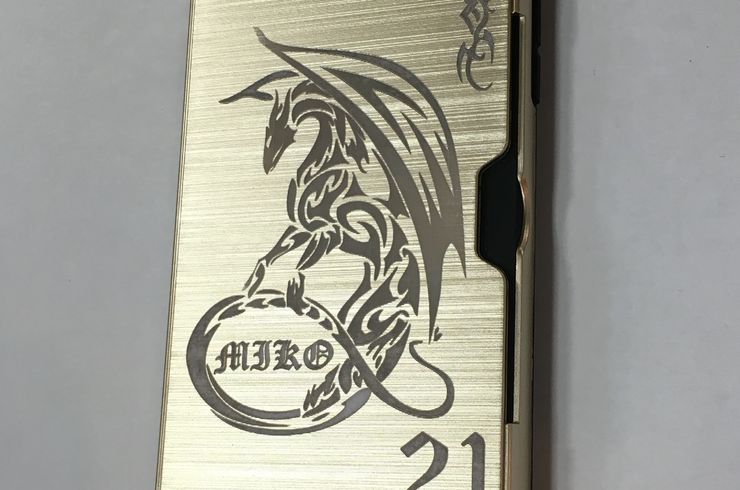 iPhoneカバー彫刻〜6plus カード入れタイプ〜☆